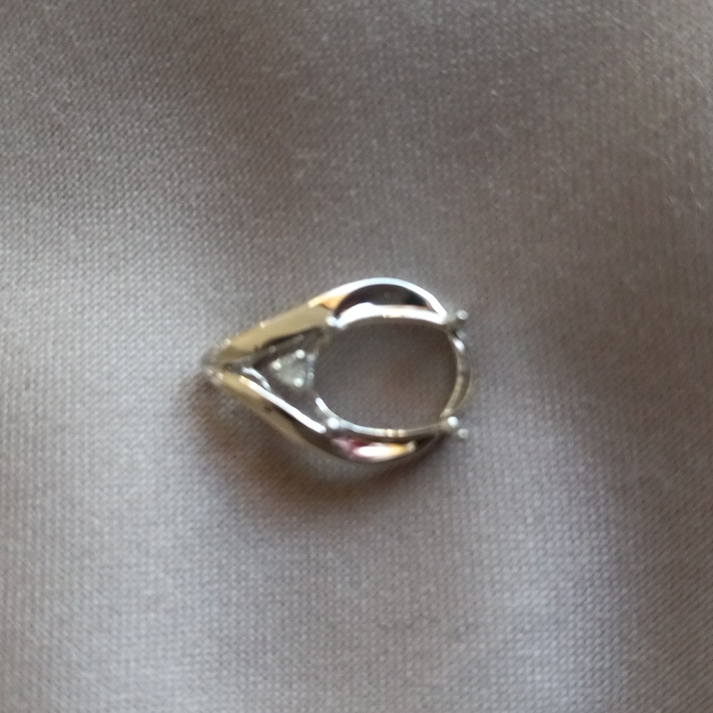 10k White Gold w Diamond pendant casting.